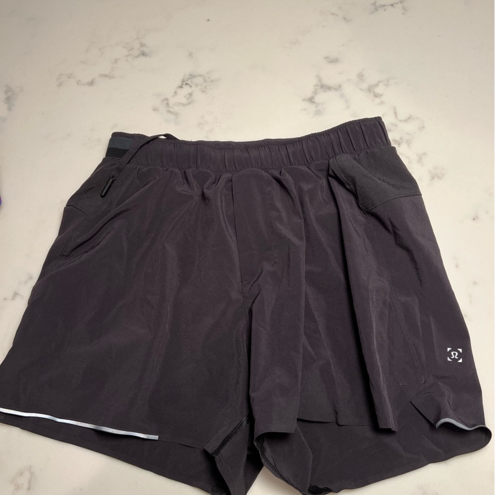 Lululemon 5inch lined shorts